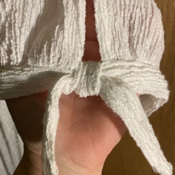 Simple Ribbed Drape Top - Picture 3 of 4